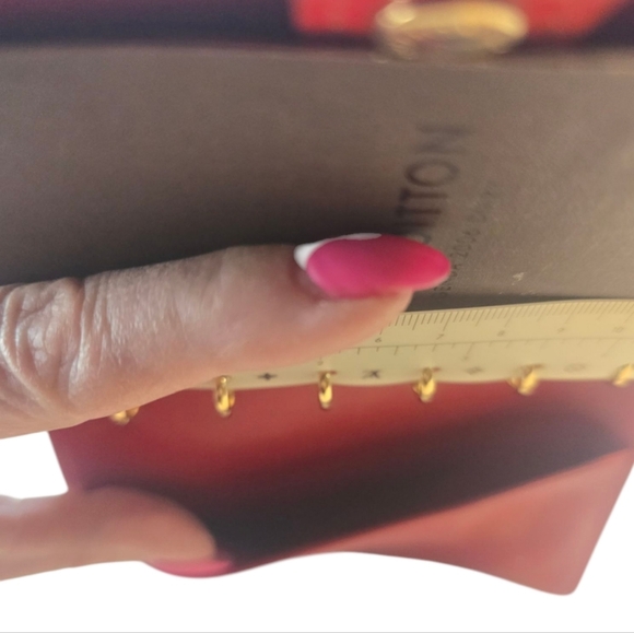 Louis Vuitton 2006 Red Vernis Leather 6 Ring Notebook Agenda Wallet - Picture 9 of 16